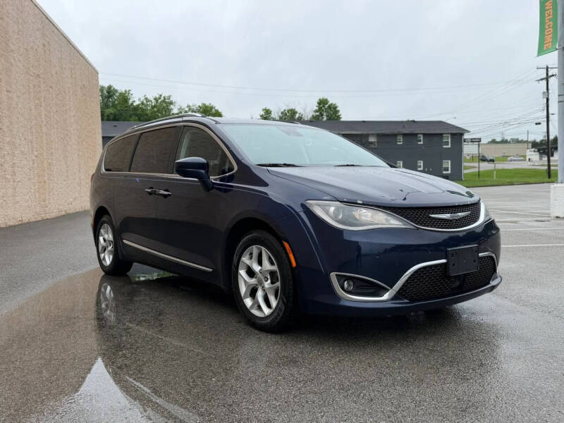 2017 Chrysler Pacifica Touring-L Plus