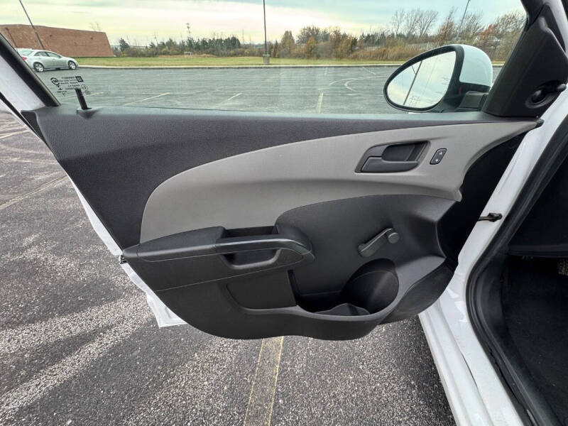 2016 Chevrolet Sonic LS Auto