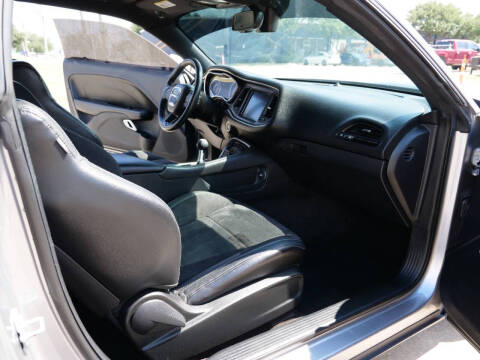 2015 Dodge Challenger R/T Scat Pack Shaker