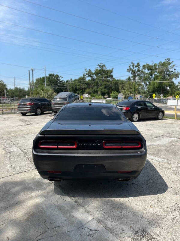 2015 Dodge Challenger SXT Plus