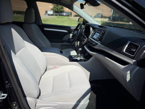 2017 Toyota Highlander LE