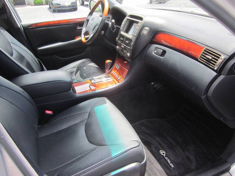 2004 Lexus LS 430