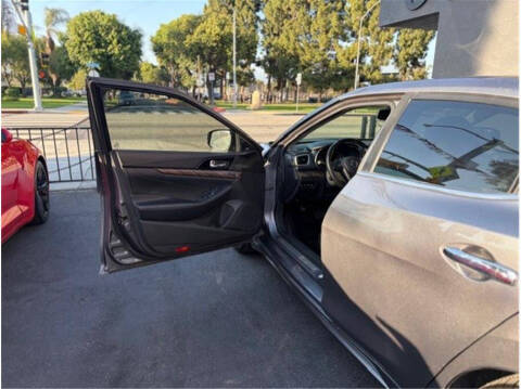 2017 Nissan Maxima Platinum