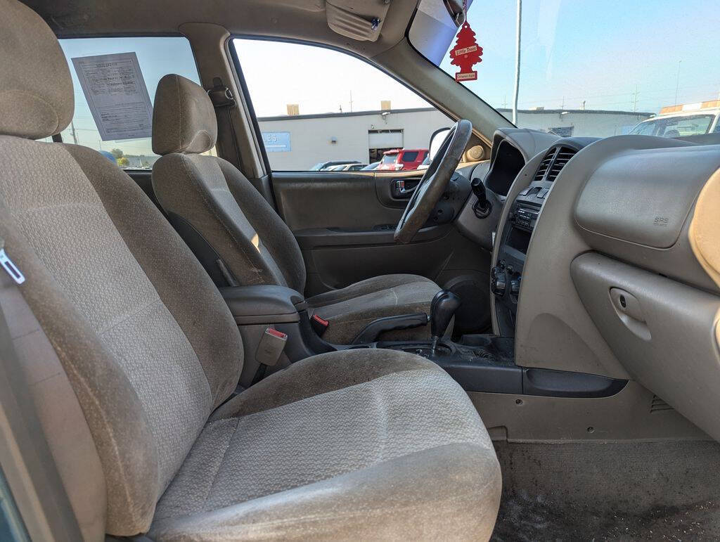 2002 Hyundai SANTA FE for sale at Axio Auto Boise in Boise, ID