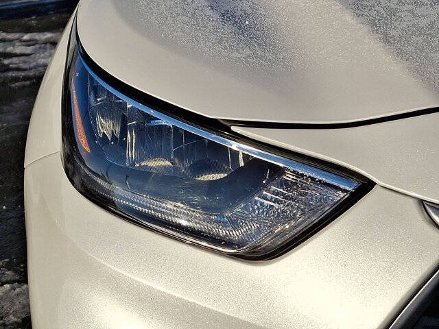 2020 Toyota Highlander LE