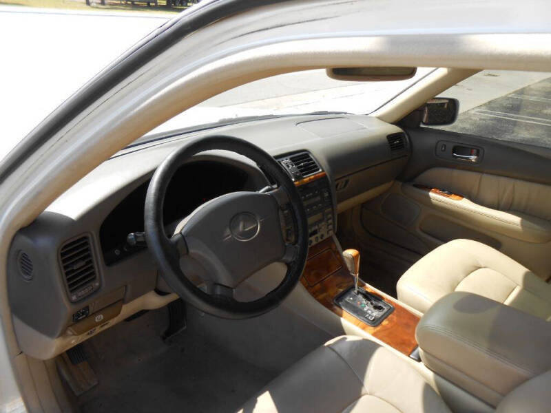 1999 Lexus LS 400