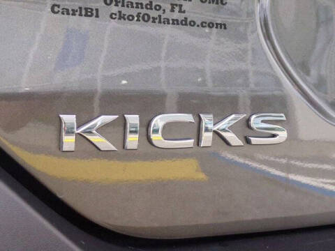 2020 Nissan Kicks SR