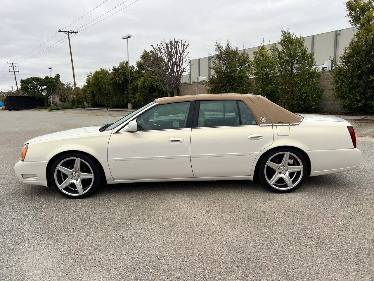 2005 Cadillac DeVille for sale at ZRV AUTO INC in Brea, CA