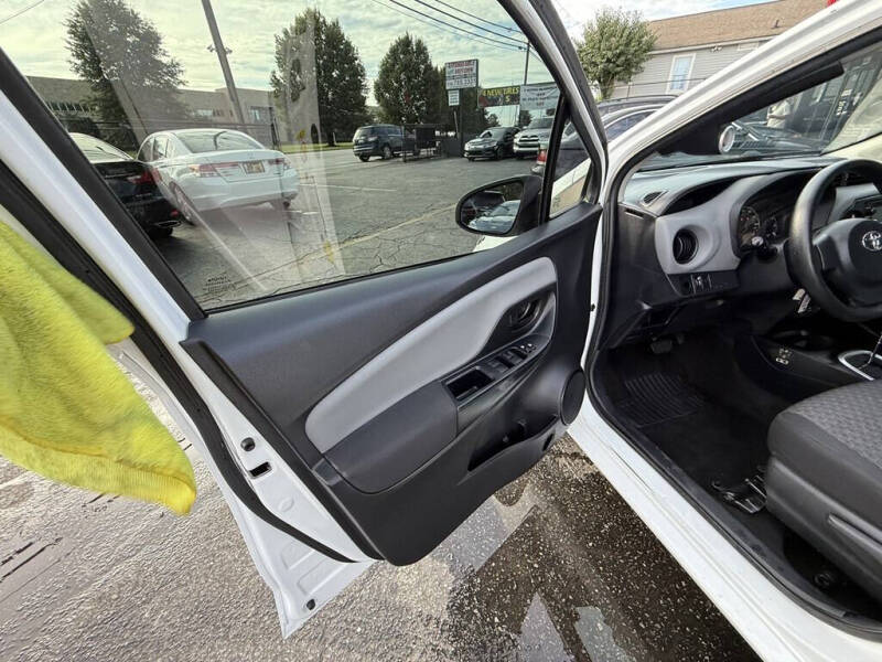 2015 Toyota Yaris 5-Door L