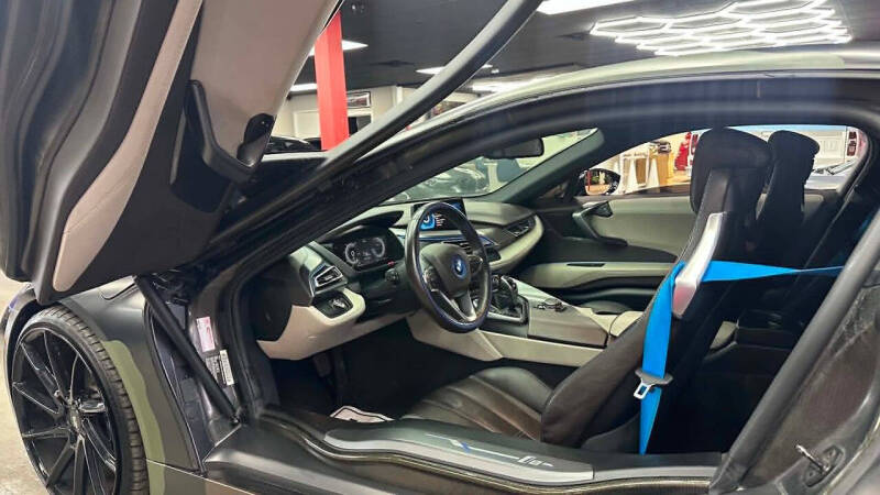 2016 BMW i8