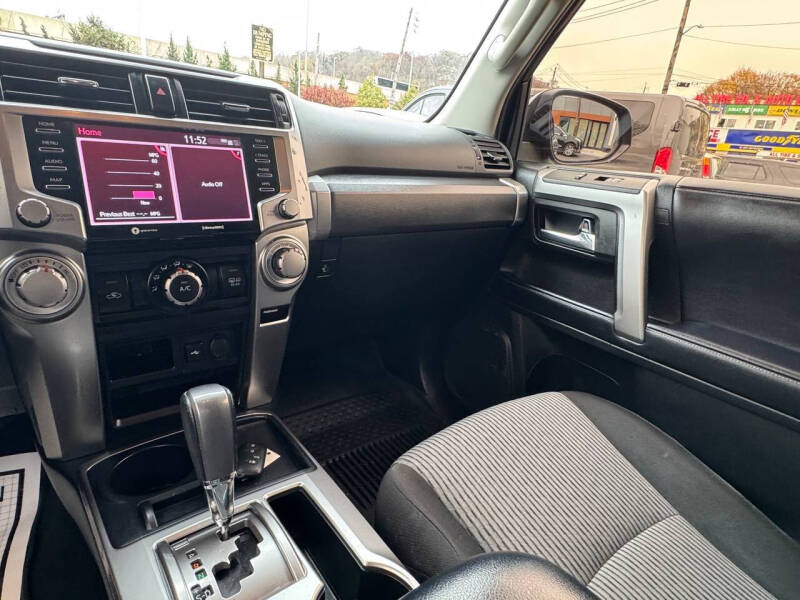 2022 Toyota 4Runner SR5