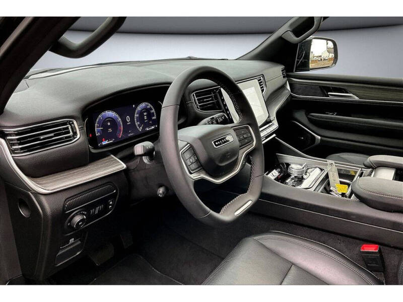 2024 Jeep Wagoneer L Series III