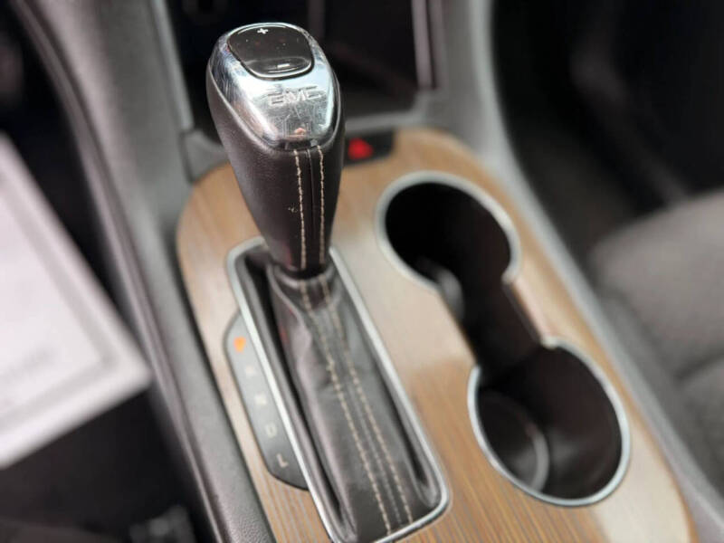 2017 GMC Acadia SLE-1