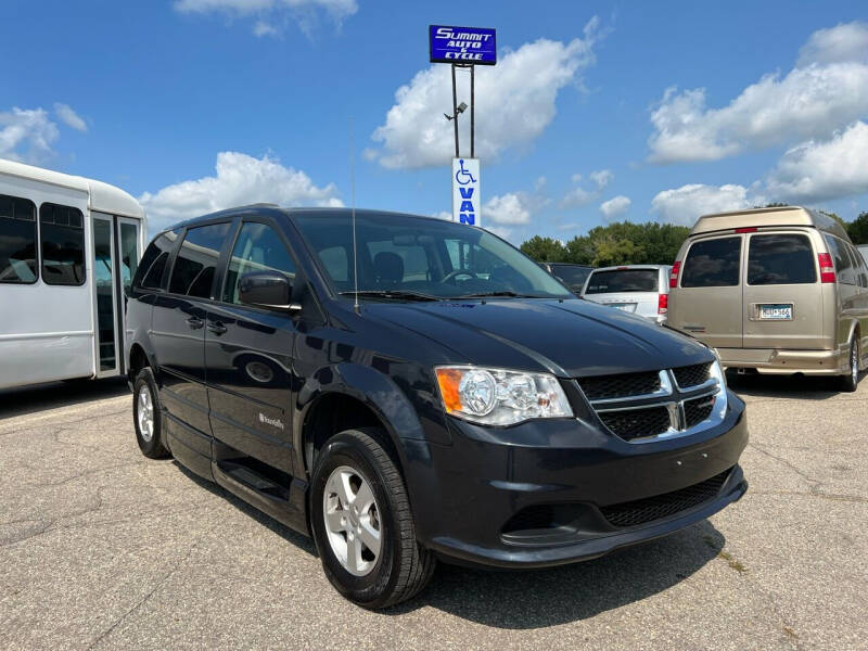 Used 2013 Dodge Grand Caravan SXT with VIN 2C4RDGCG5DR627818 for sale in Zumbrota, Minnesota