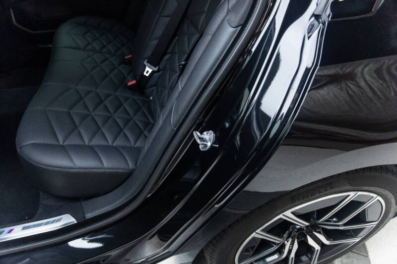 2023 BMW 7 Series 740i