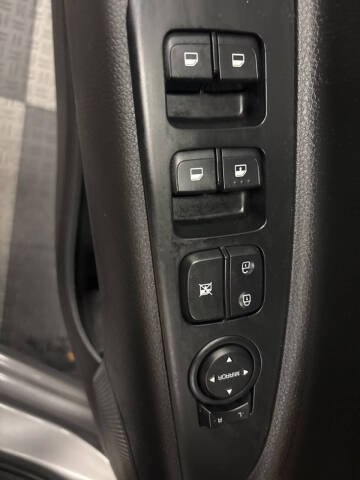 2023 Kia Rio 5-Door S