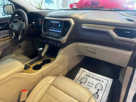 2017 GMC Acadia Denali