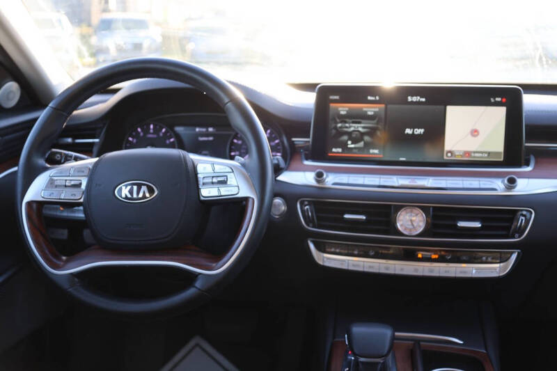 2020 Kia K900 Luxury