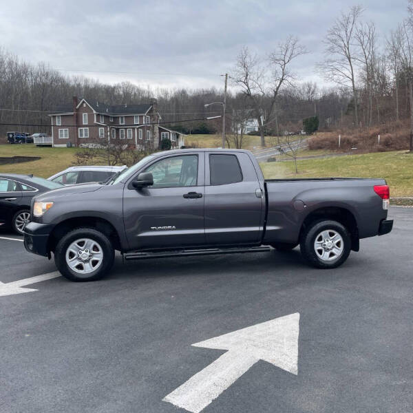 2013 Toyota Tundra Tundra Grade photo 2