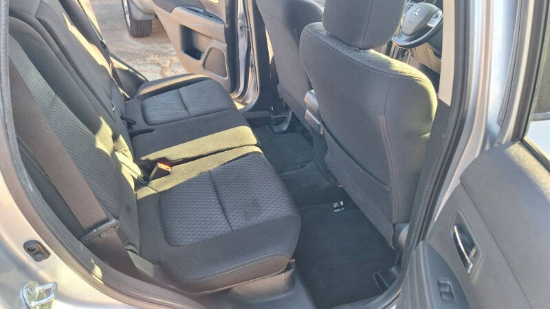 2015 Mitsubishi Outlander ES