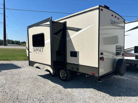 2017 Crossroads RV Sunset Trail Ultra Lite