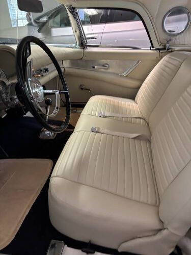 1957 Ford Thunderbird