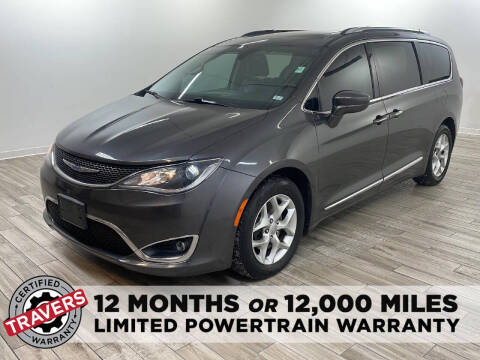 2018 Chrysler Pacifica for sale at Juan Autos y mas in O'Fallon MO