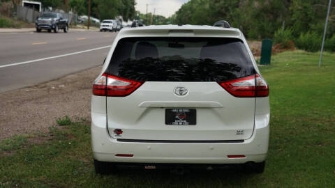 2015 Toyota Sienna