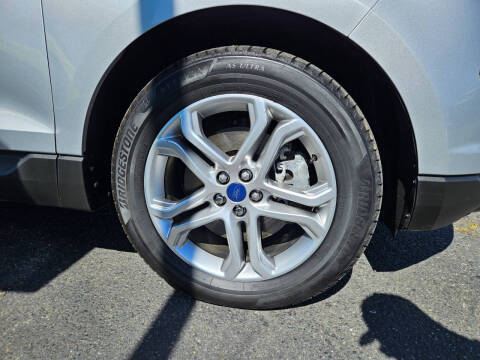 2017 Ford Edge Titanium
