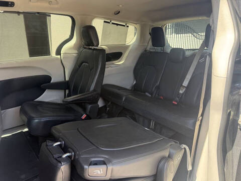 2020 Chrysler Pacifica Touring L