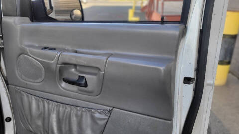 2000 Ford E-150 Chateau