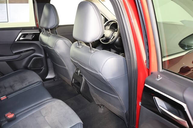 2023 Mitsubishi Outlander SE