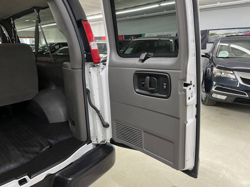 2022 Chevrolet Express LS 3500