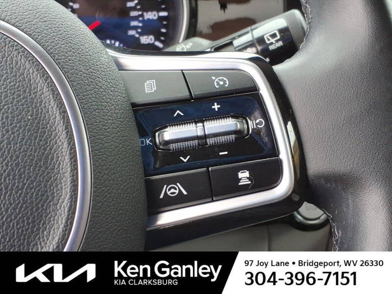 2022 Kia Carnival SX