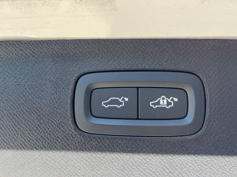 2025 Volvo XC90 B5 Plus Bright Theme 7P