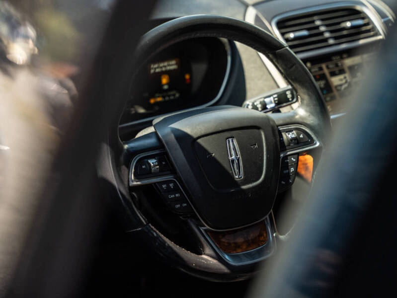 2019 Lincoln Nautilus Select