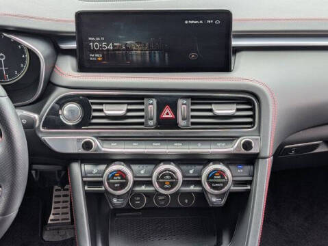 2023 Genesis G70