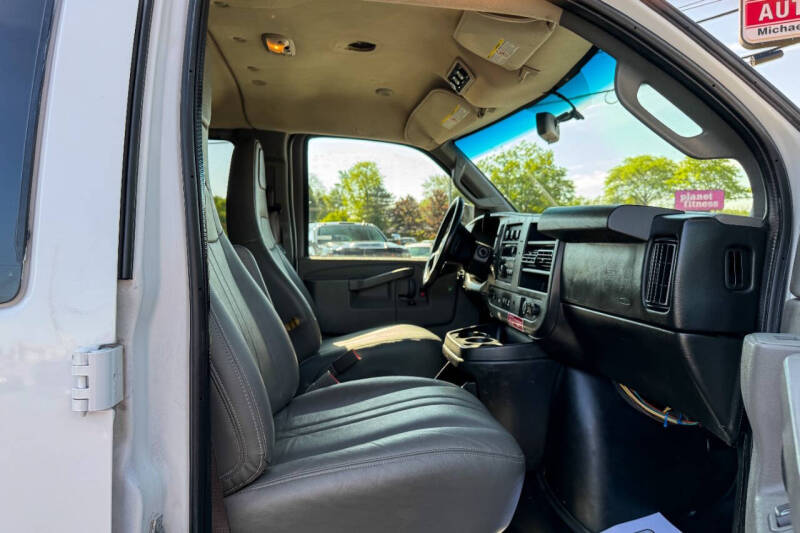 2018 Chevrolet Express LS 2500