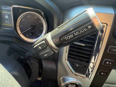 2017 Nissan Titan SV