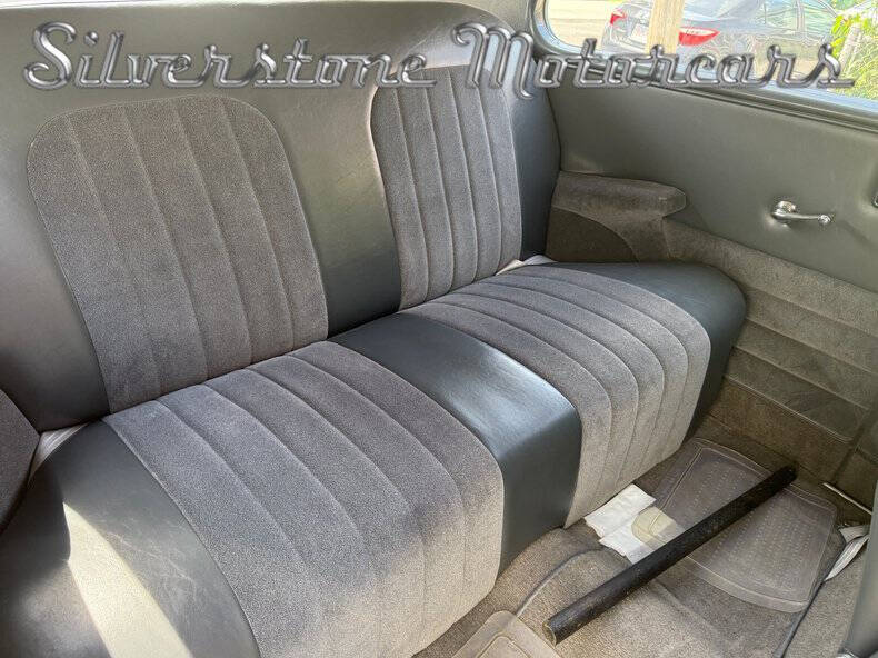 1946 Ford Super Deluxe