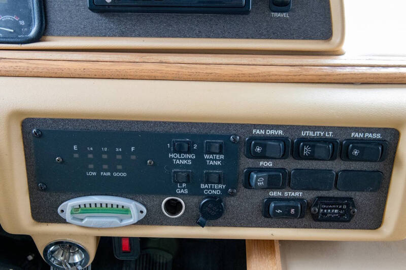 2000 Freightliner XC Chassis