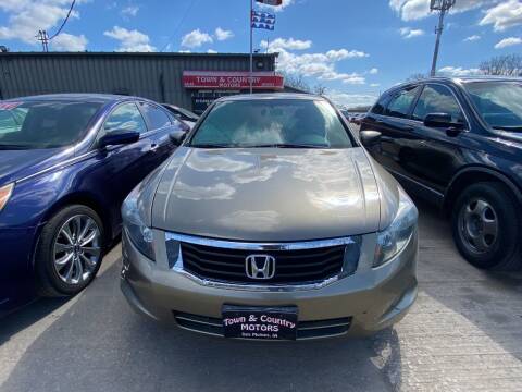 2008 Honda Accord for sale at TOWN & COUNTRY MOTORS in Des Moines IA