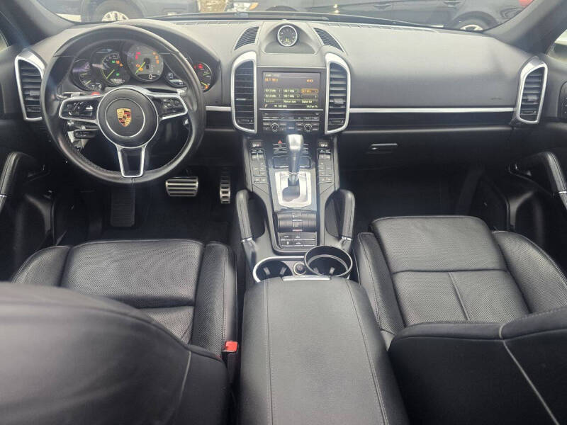2016 Porsche Cayenne S E-Hybrid