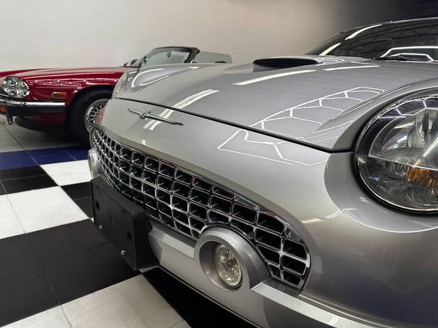 2004 Ford Thunderbird Deluxe