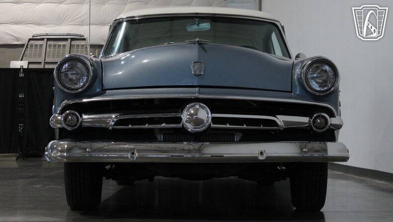 1954 Ford Crestline
