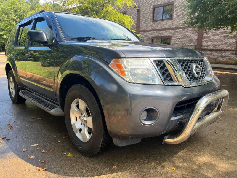 2011 Nissan Pathfinder LE