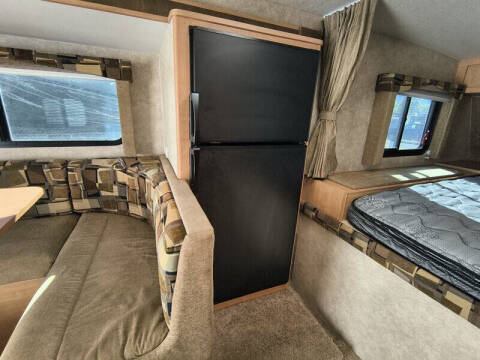 2015 Adventurer 86SBS