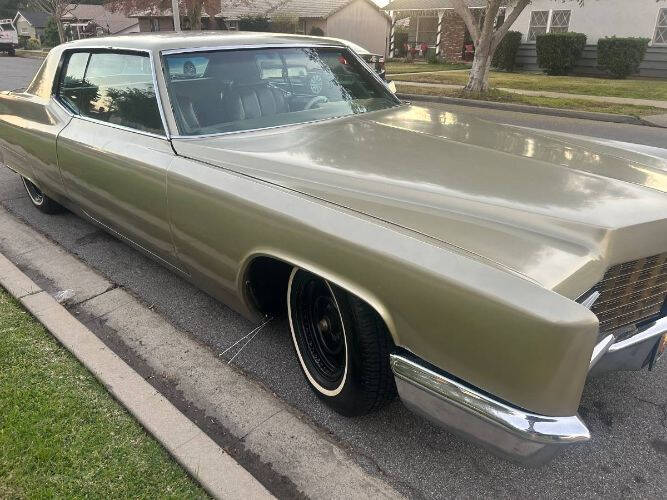 1969 Cadillac DeVille 1