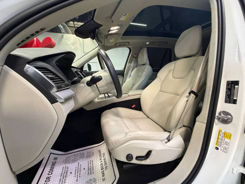 2024 Volvo XC90 B5 Core Bright Theme