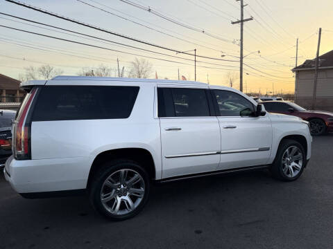 2017 Cadillac Escalade ESV Premium Luxury